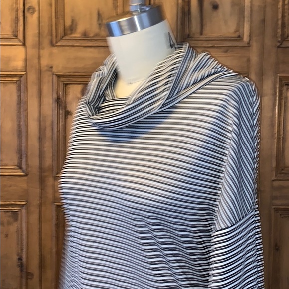 Athletic cowl neck sweatshirt - Picture 2 of 5